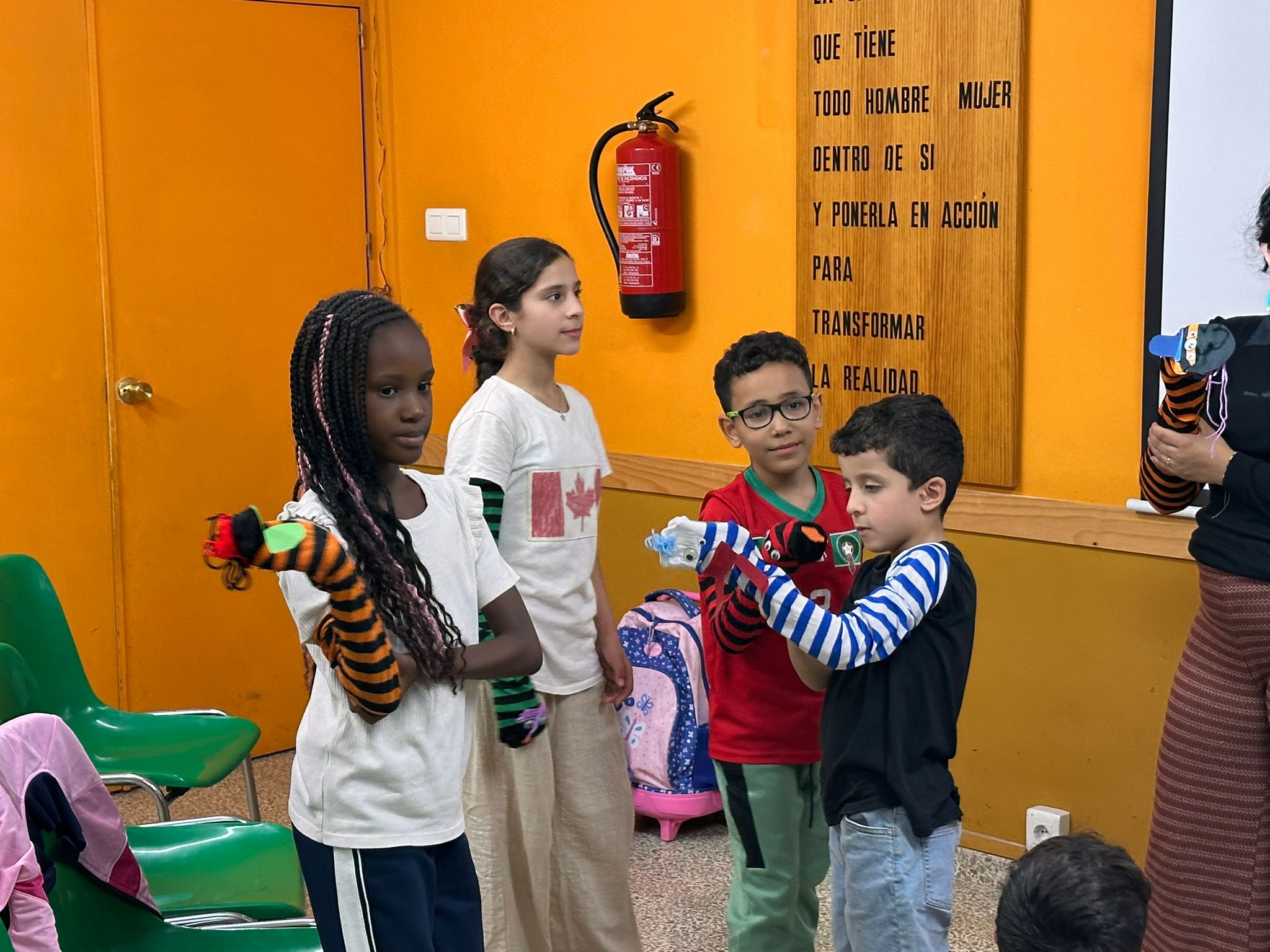 Taller artístico con niños y niñas